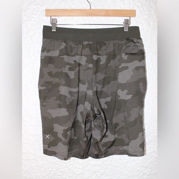 Lululemon T.H.E. Short 9" Linerless Shorts Size Medium - Picture 6 of 10